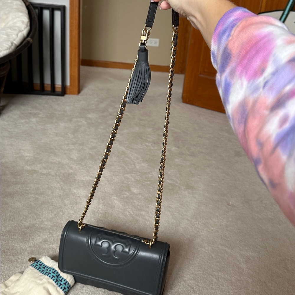 Tory Burch dark grey Quilted Shoulder Bag with Gold Chain - Picture 5 of 5